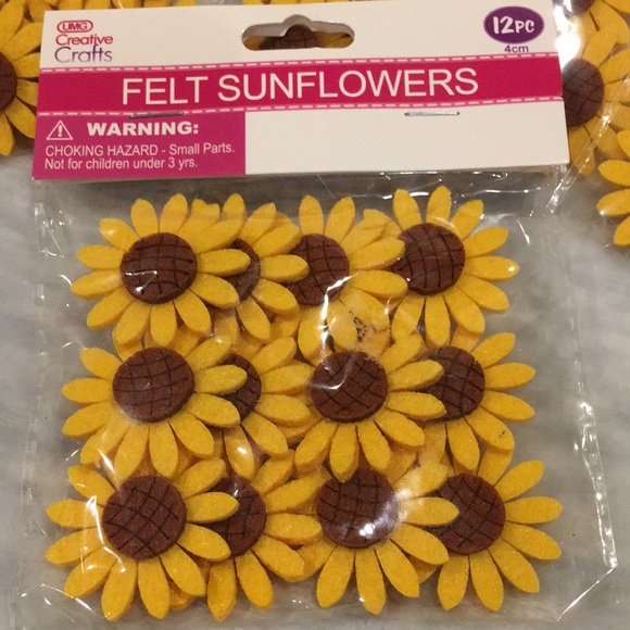 Felt Sunflowers Crafting Bundle Four Packs of 12 pceach 4cm Mini Sunflowers NWT - Picture 2 of 12